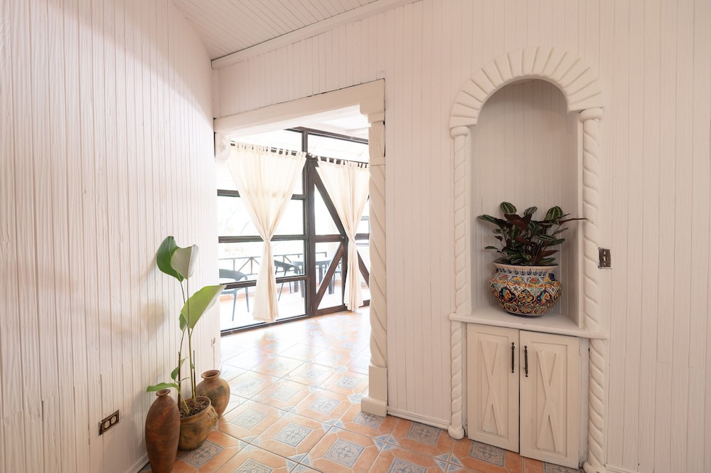 Luxury Studio Suite, 1 King Bed with Sofa bed, Non Smoking, Ocean View photo 2