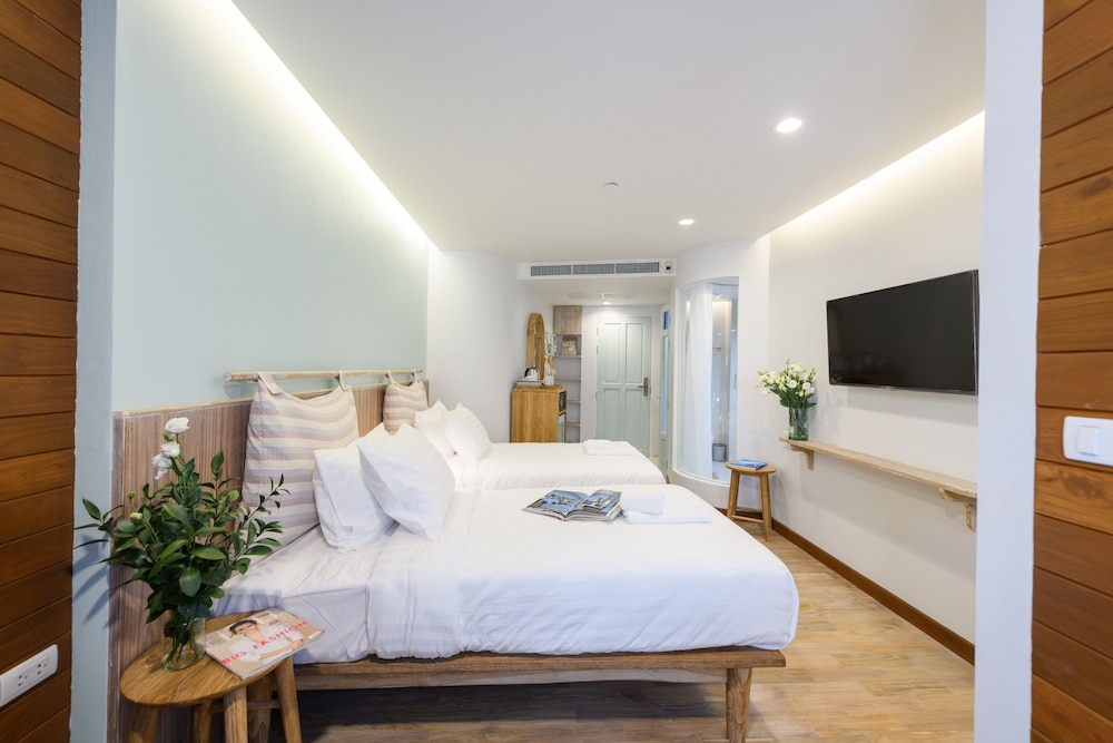 Deluxe Twin Room, City View photo 2