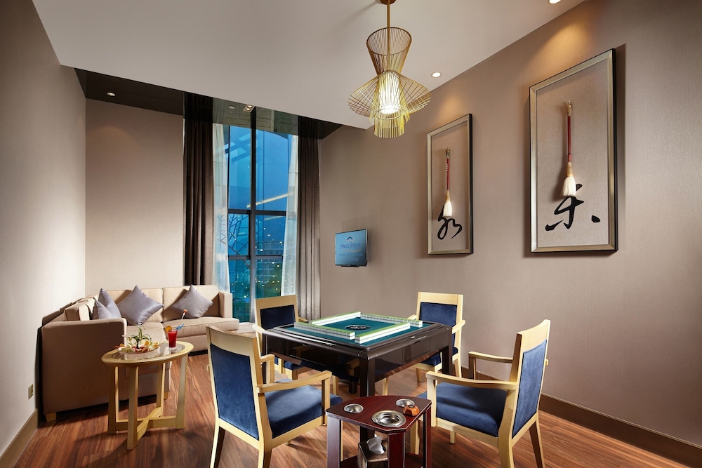 Entertainment Room (with Mahjong)