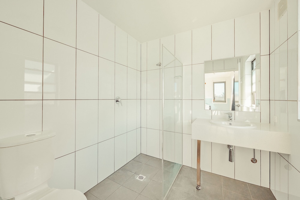 Queen Room with Ensuite - Photo 3
