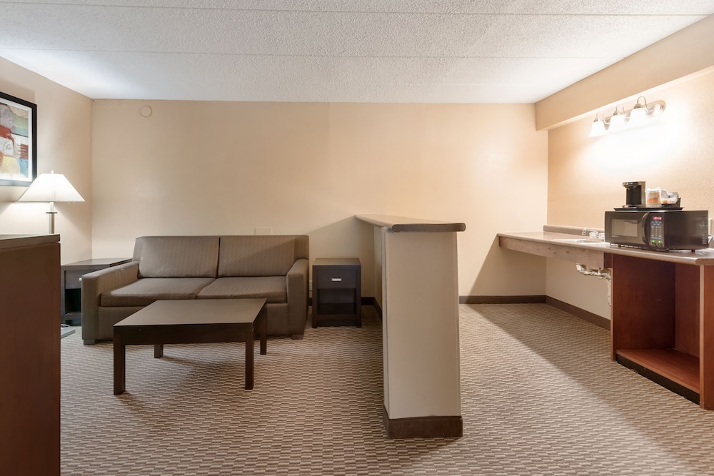Studio Suite, 1 Queen Bed, Accessible, Non Smoking photo 3