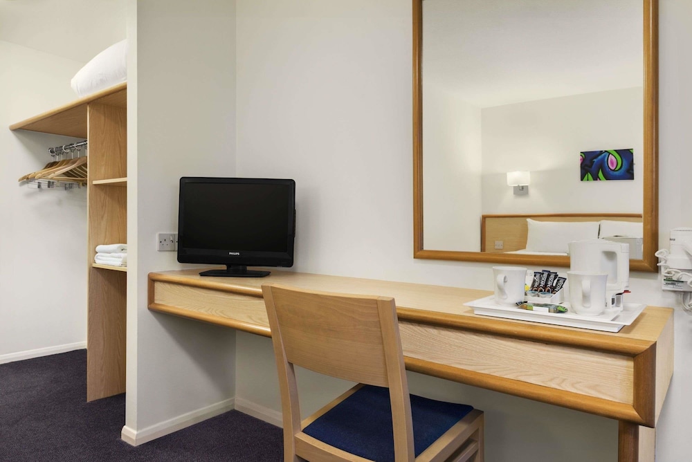 Family Room, Multiple Beds, Non Smoking - Photo 2