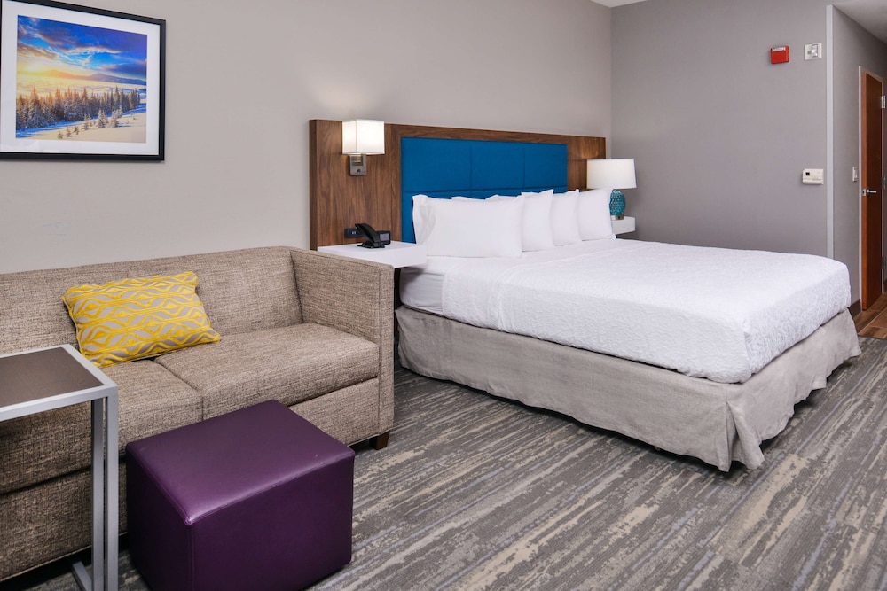 Room, 1 King Bed, Accessible, Bathtub (Mobility & Hearing) - Photo 3