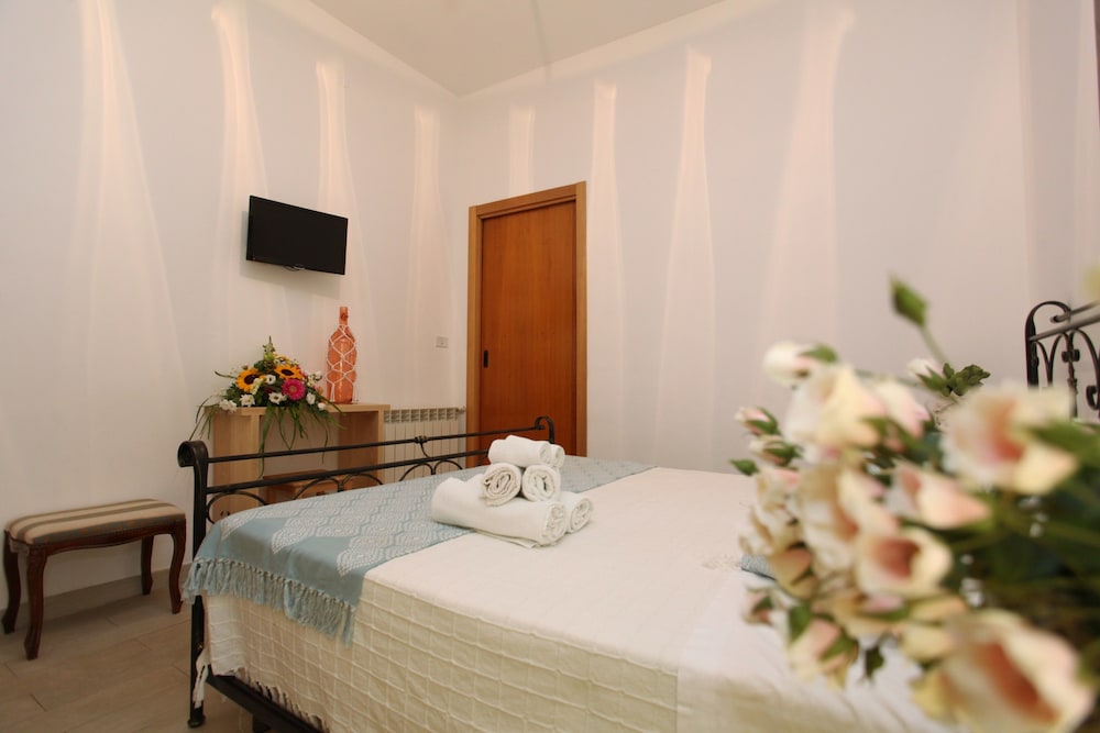 Deluxe Double Room, Courtyard View