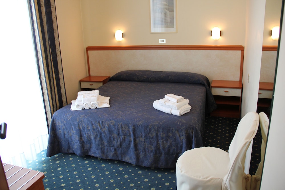 Comfort Double Room, 1 Double Bed, Courtyard View - Photo 2