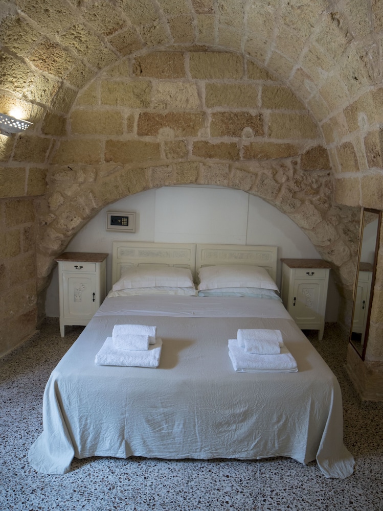 Traditional Double Room, 1 Bedroom, Ensuite - Photo 5