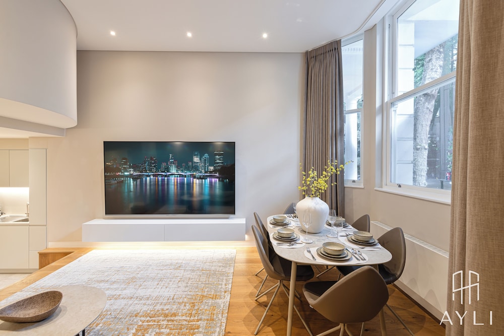 Suite 3A - Two Bedroom Apartment with Hot Tub