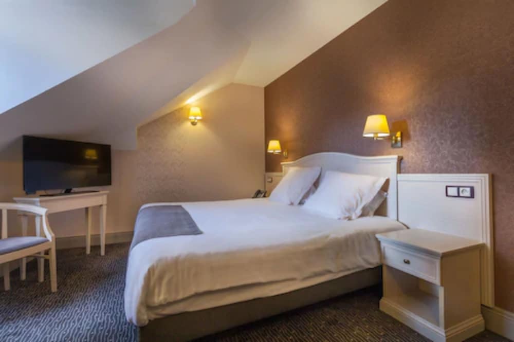 Superior Room, 1 Double Bed, Non Smoking (Larger Room;Twin bed on request) - Photo 4