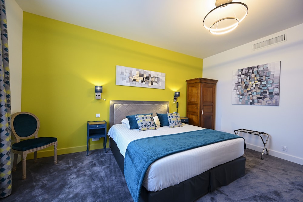Deluxe Room - Photo 6