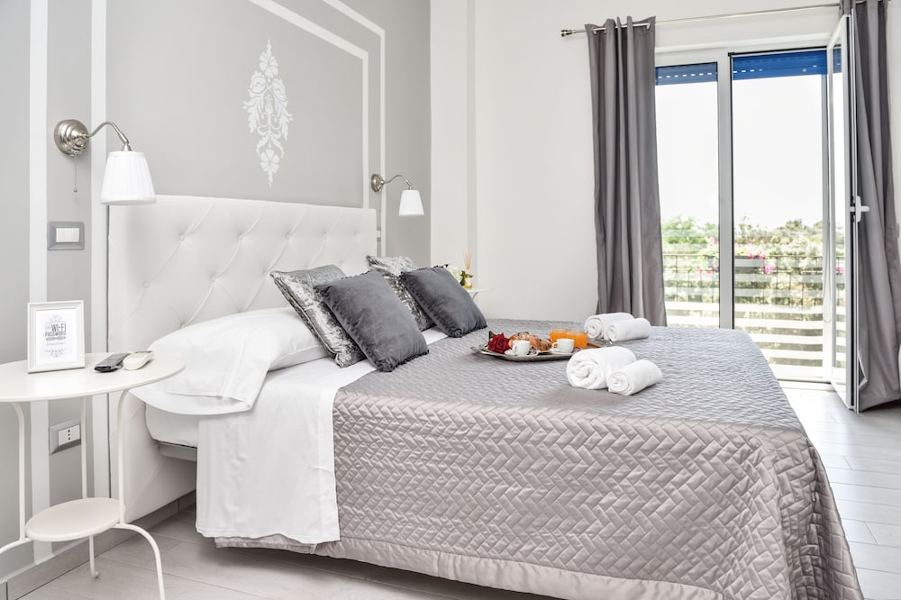 Deluxe Triple Room photo 3