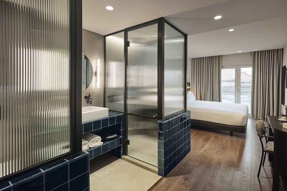 Double or Twin Room - Photo 16