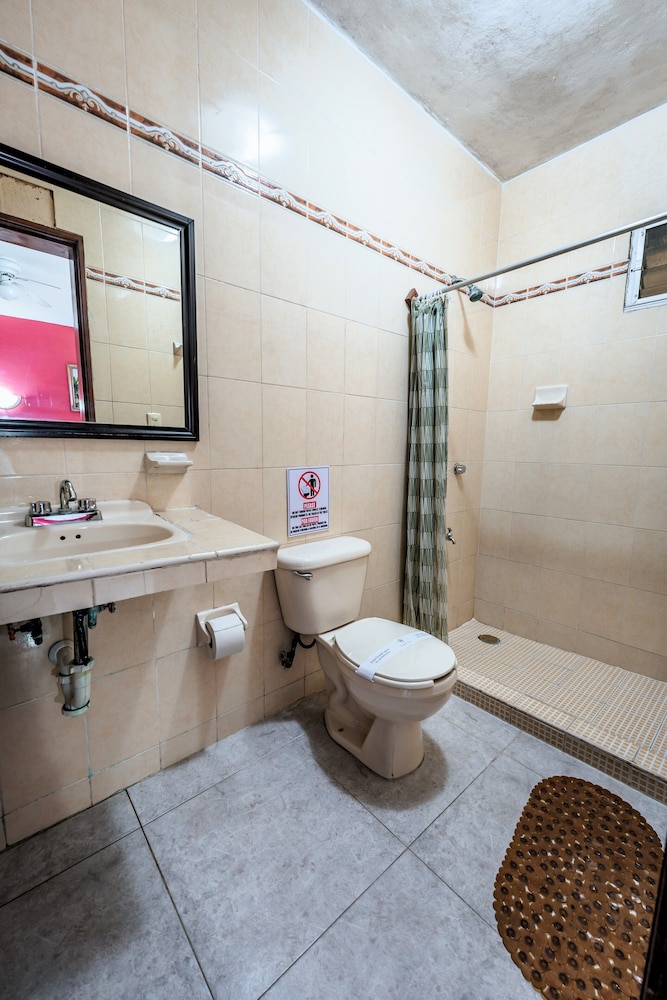 Standard Triple Room - Photo 4