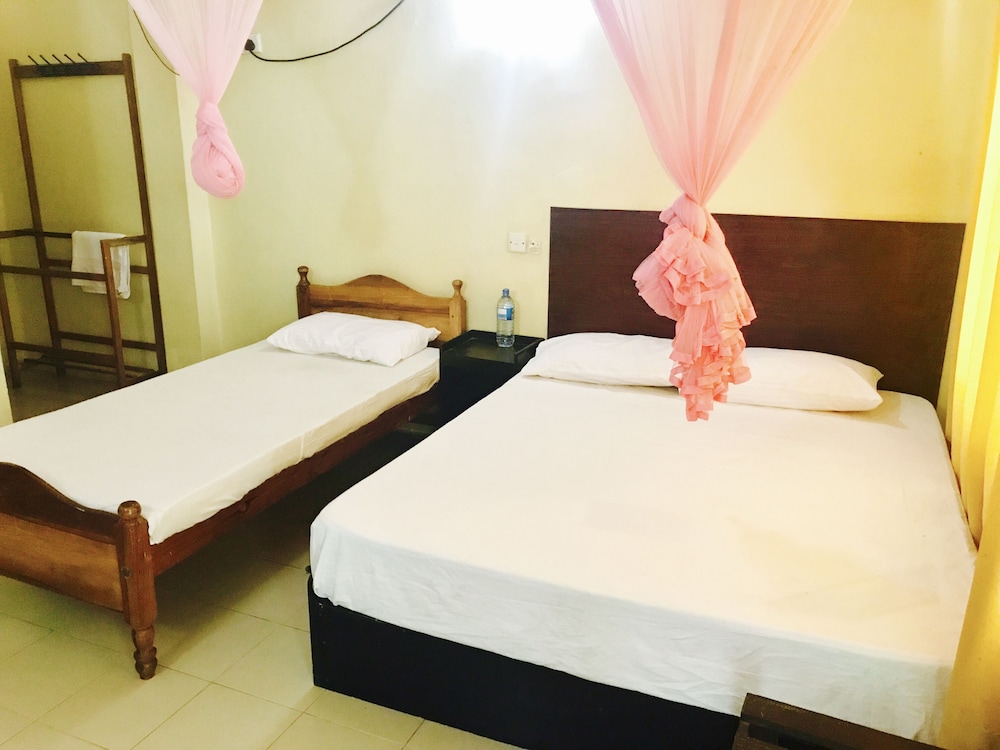 Standard Single Room (Ceiling Fan) photo 1