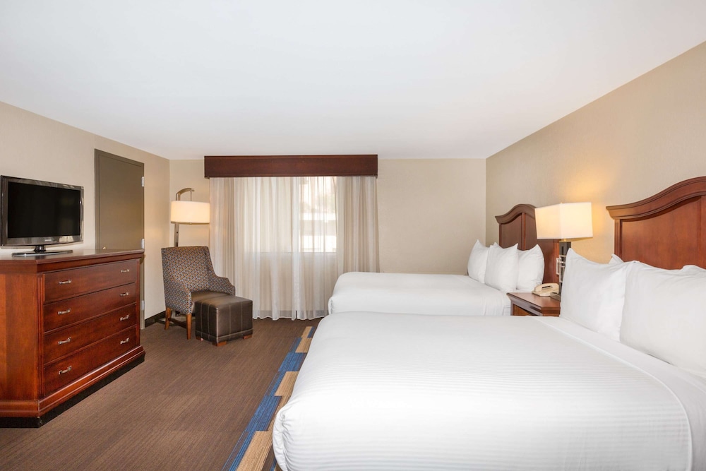 Room, 2 Double Beds, Non Smoking (Oversized Room) - Photo 1