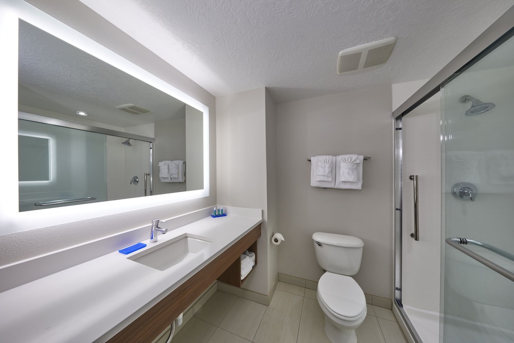 Suite, 2 Queen Beds, Accessible (Communications, Accessible Tub) - Photo 7