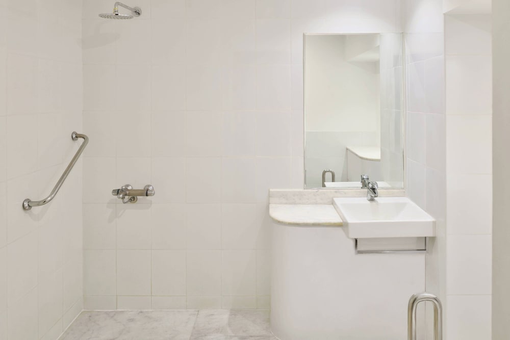 Room, 1 Double Bed - Photo 3