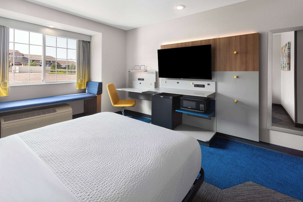 Room, Accessible photo 2
