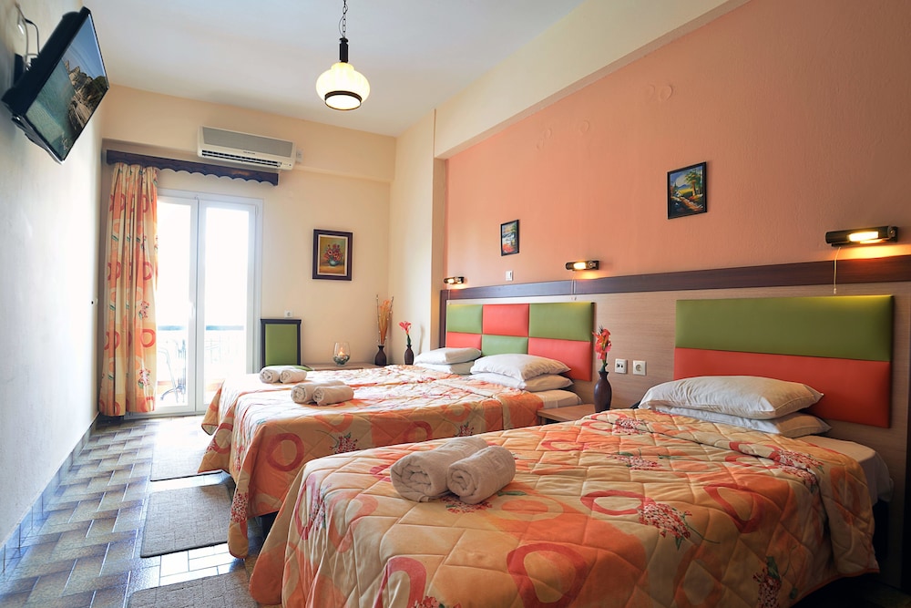 Standard Triple Room - Photo 2