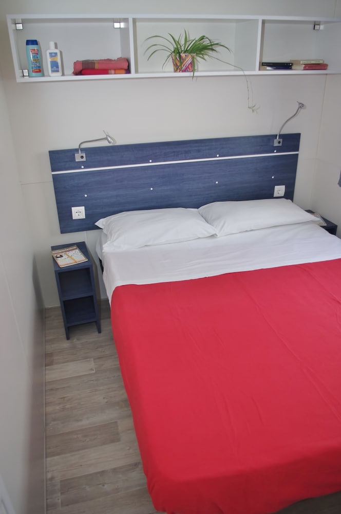 Deluxe Mobile Home photo 1