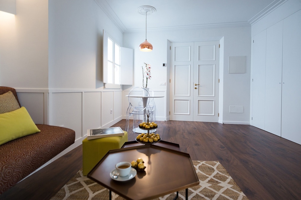 Superior Suite - Photo 6