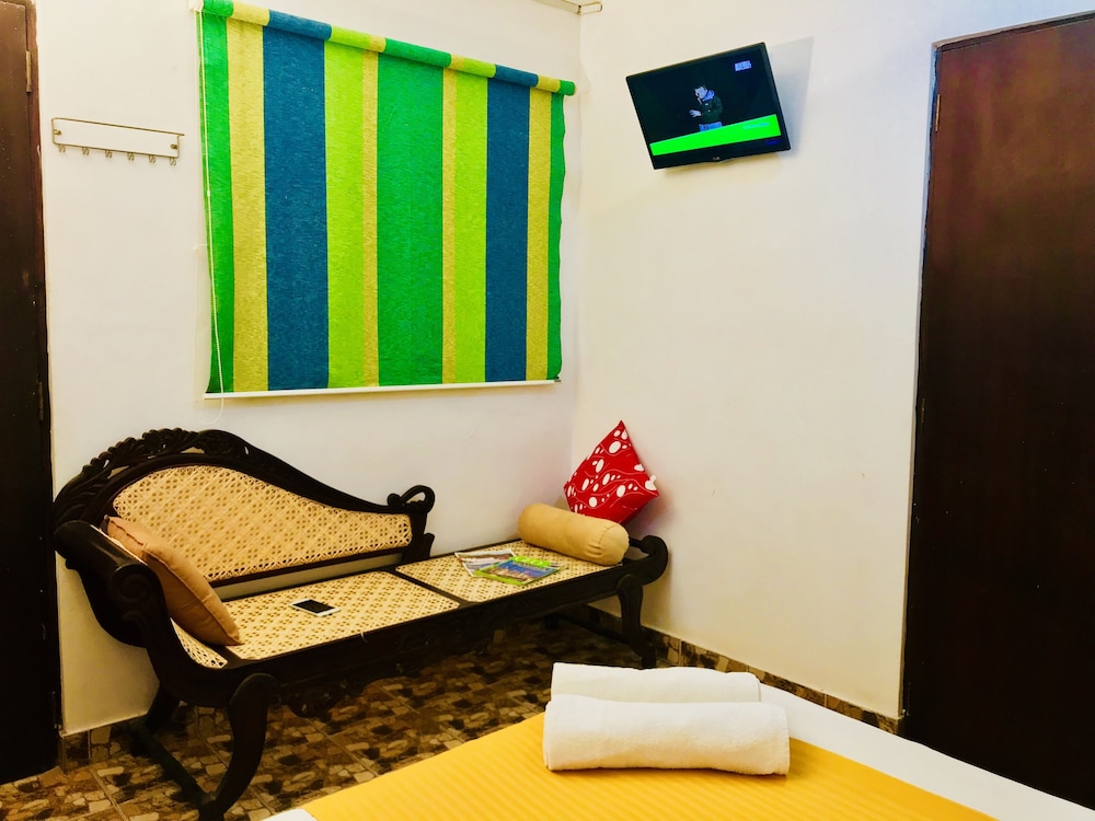 Family Room, 2 Bedrooms