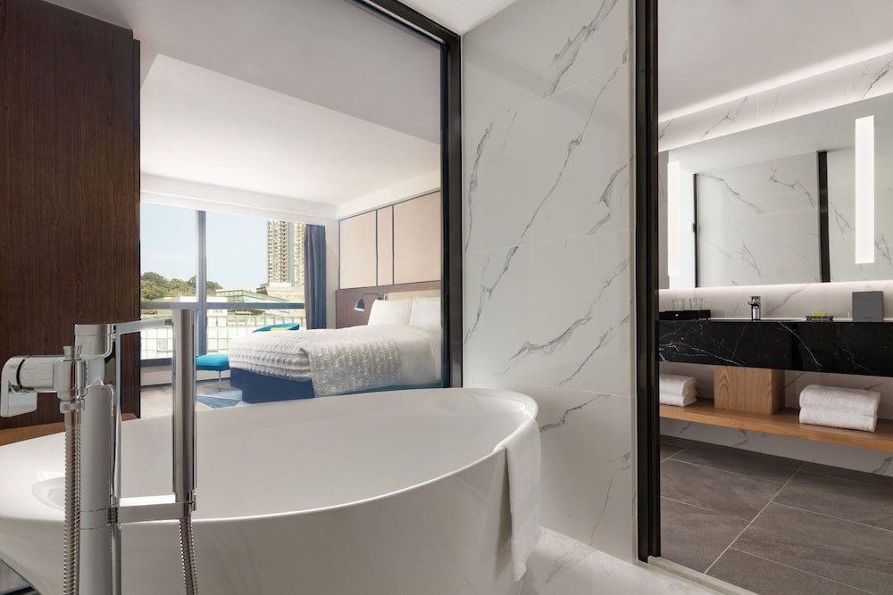 Suite, 1 King Bed