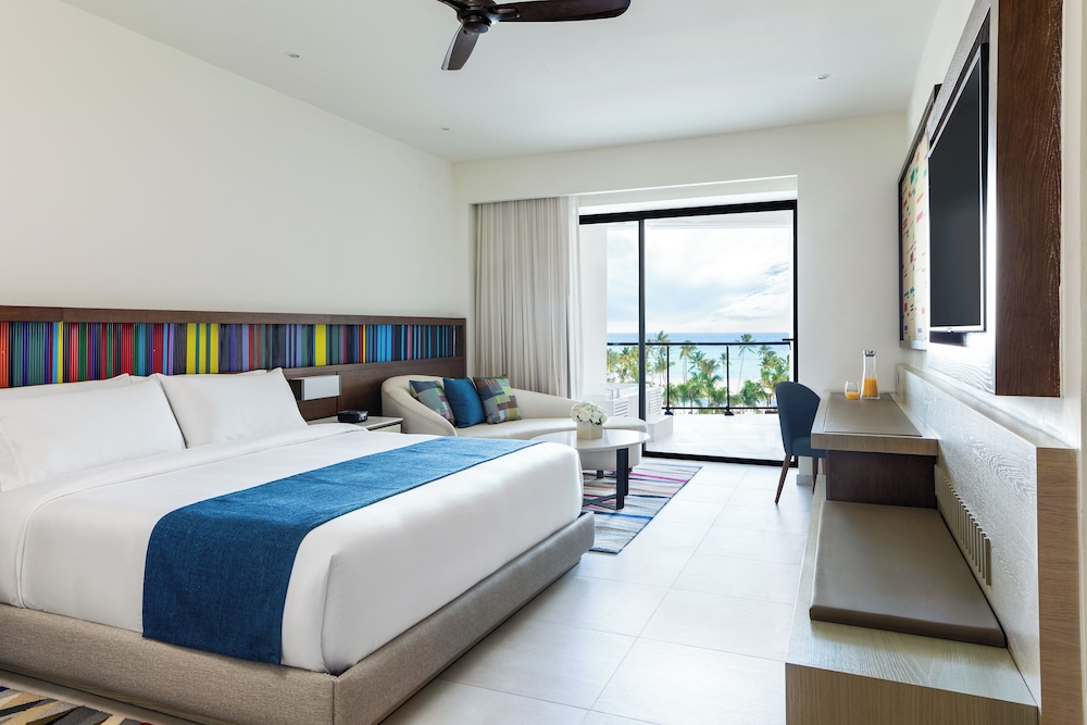 Club One Bedroom Master Suite