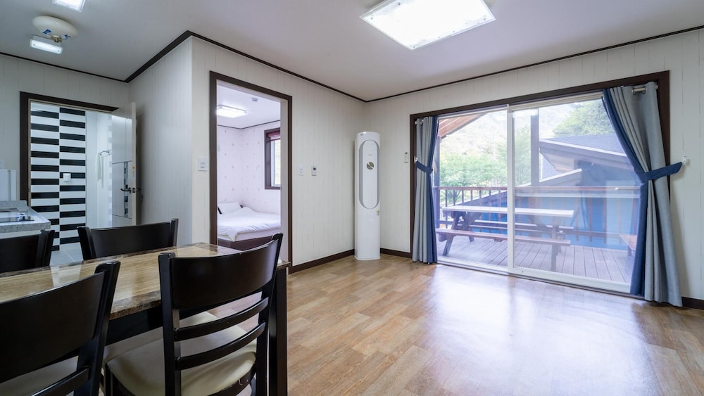 Basic Room, 1 Bedroom (orangedog 2floor)