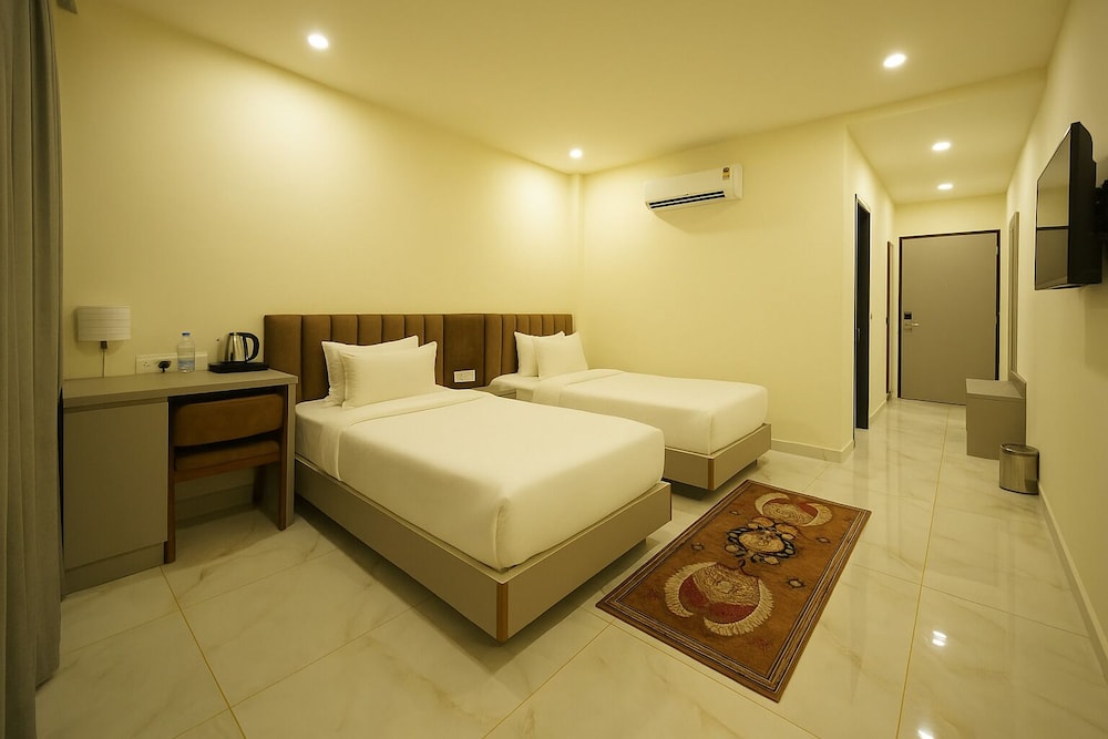 Deluxe Room, 2 Twin Beds - Photo 5
