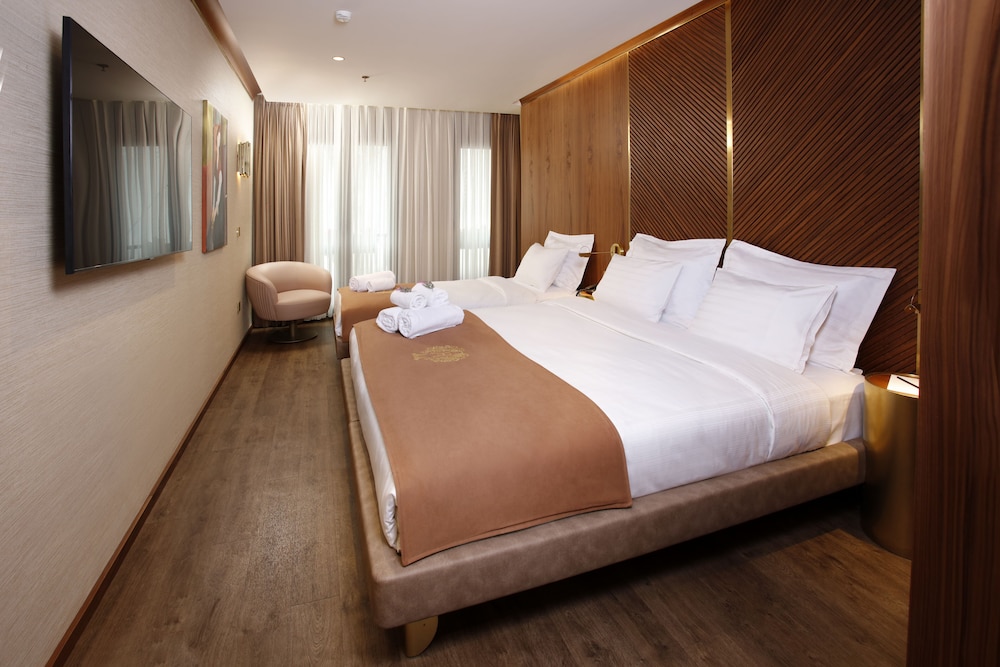 Deluxe Triple Room photo 2