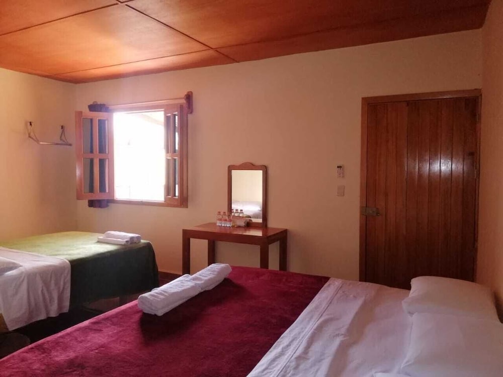 Basic House, 2 Queen Beds photo 1