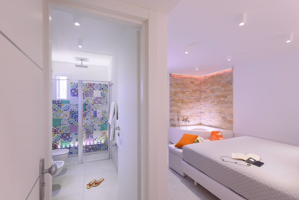 Deluxe Double Room (Adults Only) - Photo 5