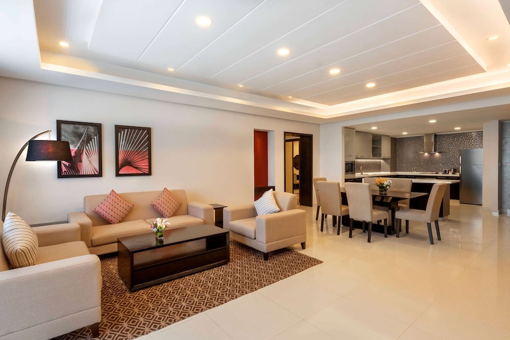 Apartment, 3 Bedrooms, Smoking (2 King Beds and 1 Twin Bed) photo 3