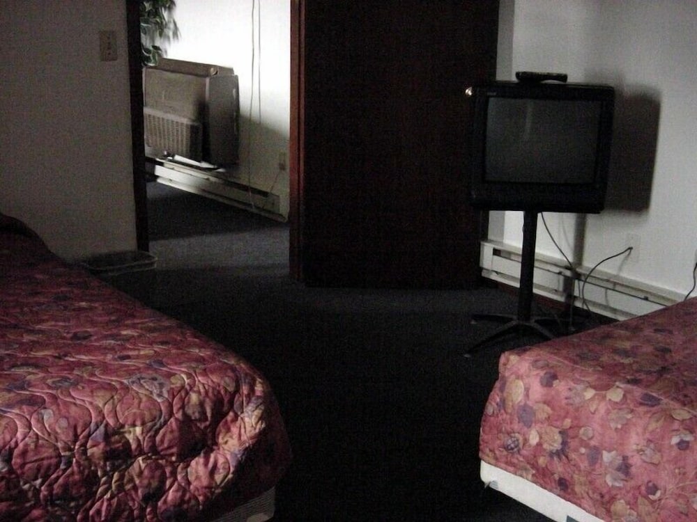 Apartment, 2 Bedrooms, Smoking (2 Double Beds, 1 Queen Bed, Kitchen)