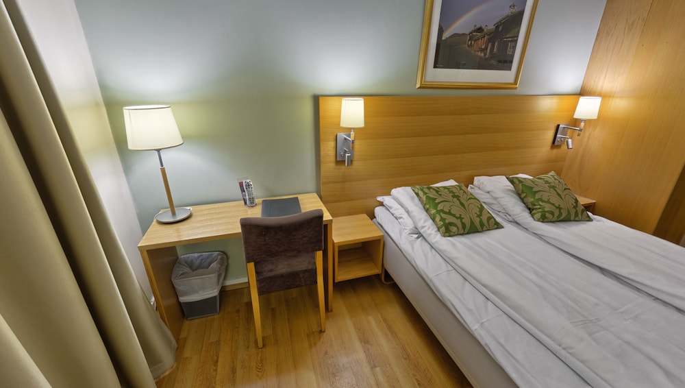 Twin Room, Multiple Beds, Balcony, Mountain View photo 1