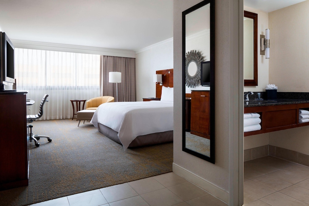 Room, 1 King Bed (Concierge Lounge Access) - Photo 1