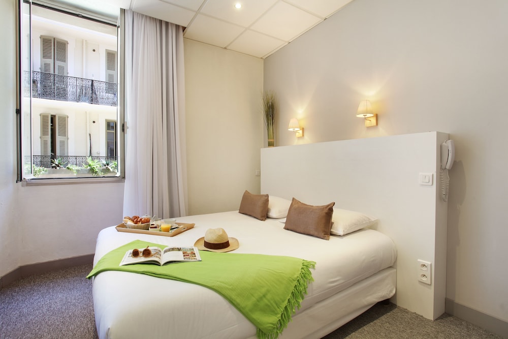 Standard Double Room - Photo 2