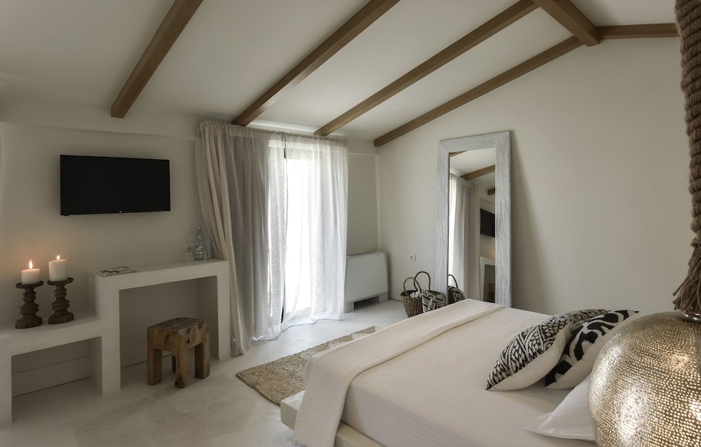 Superior Double Room, Partial Sea View photo 2