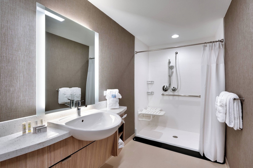 Suite, 2 Queen Beds - Photo 6