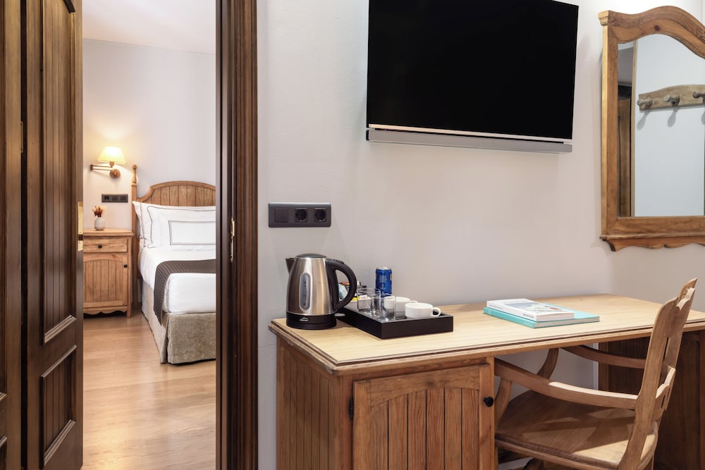 Melia Communicated Room (5AD)