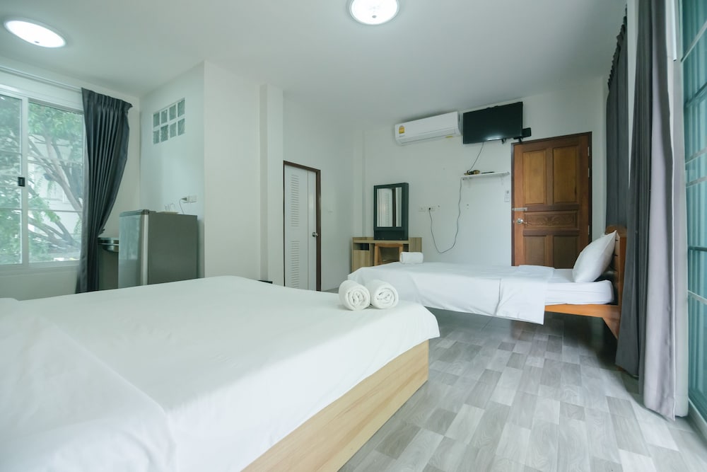 Family Room, 1 Bedroom, Accessible photo 2