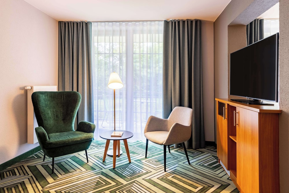 Deluxe Room, Balcony (with Sofabed) - Photo 3