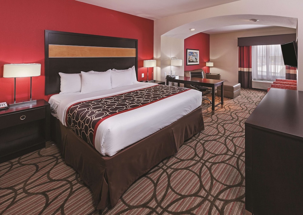 Deluxe Room, 1 King Bed, Non Smoking (Deluxe Executive Room) photo 1