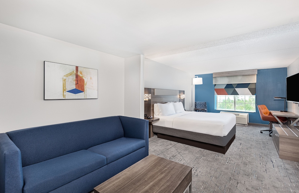 Suite, 2 Bedrooms - Photo 4