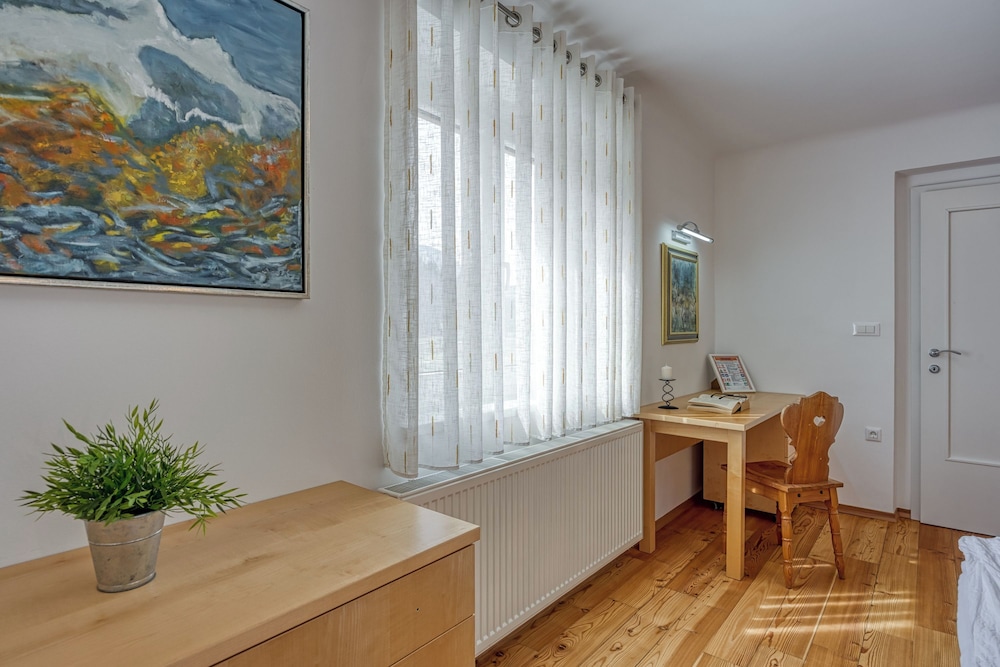 Honeymoon Chalet, Multiple Bedrooms, 2 Bathrooms (Alpine Chalet Planica with Sauna)