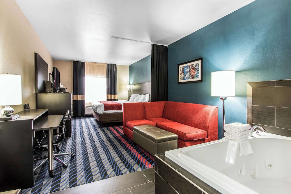 Suite, 1 King Bed with Sofa bed, Accessible, Non Smoking - Photo 5