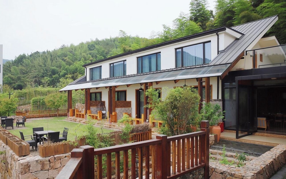 Family Condo, 1 Bedroom, Courtyard View