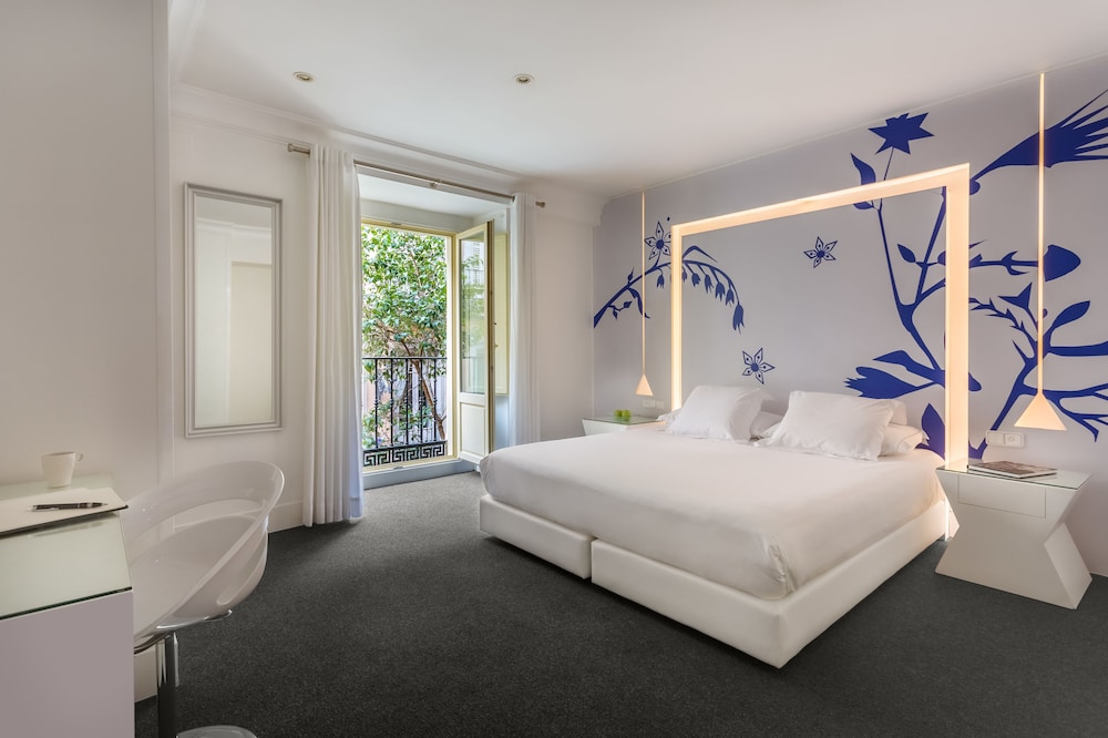 Executive Room, 1 King Bed - Photo 4