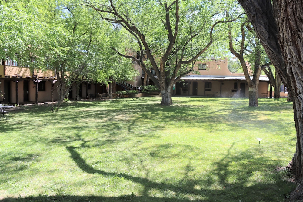 Superior Room, 2 Queen Beds (Historic Sagebrush Room Two Beds) - Photo 7