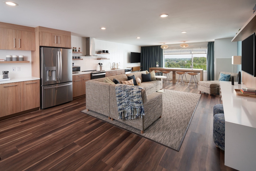 Executive Suite, 1 Bedroom thumbnail 6